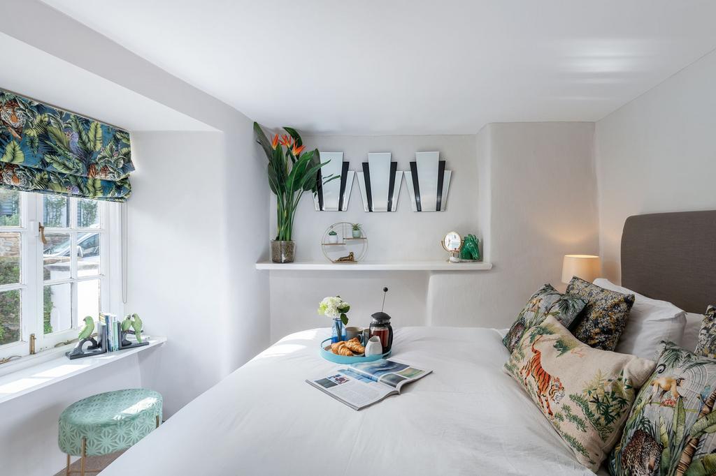 Bedroom 1 -Crooks Cottage, Dittisham