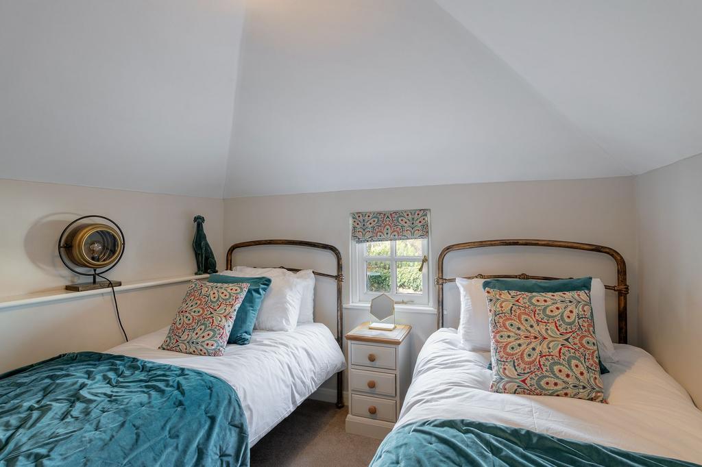 Bedroom 2 - Crooks Cottage, Dittisham