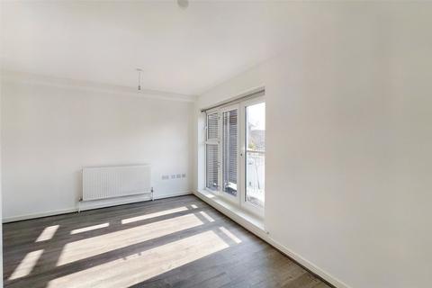 8 Heron Way, Wallington, SM6 9DX