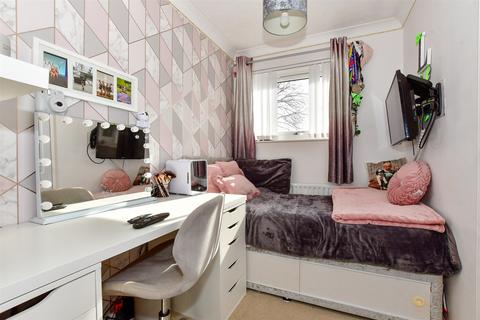 81 Caling Croft, New Ash Green, Longfield, DA3 8PY