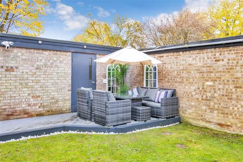 3 bedroom end of terrace house for sale - Caling Croft, New Ash Green, Kent