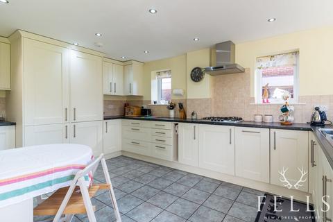 92 Parsonage Barn Lane, Ringwood, BH24 1PZ