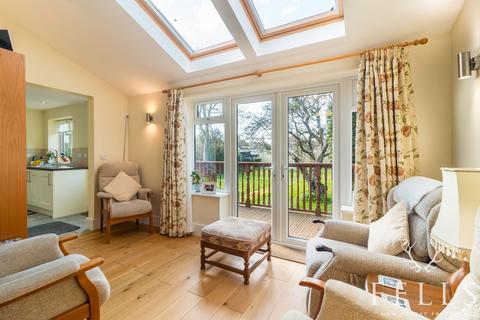 92 Parsonage Barn Lane, Ringwood, BH24 1PZ