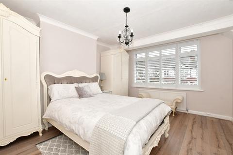 41 Godalming Avenue, Wallington, SM6 8NP