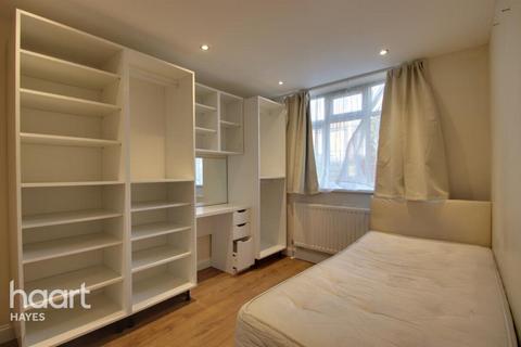 2 bedroom flat to rent, Laburnum Road, Hayes