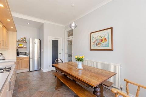 61/3 Ashley Terrace, Edinburgh, EH11 1RX