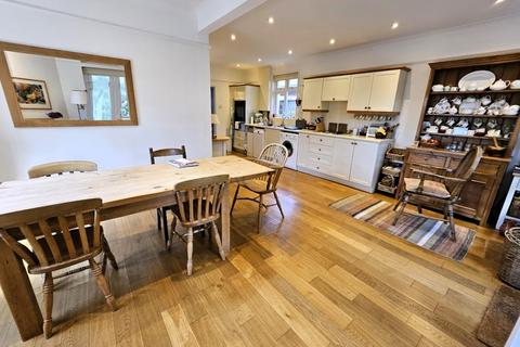 5 Pine Drive, Southampton, SO18 5RQ