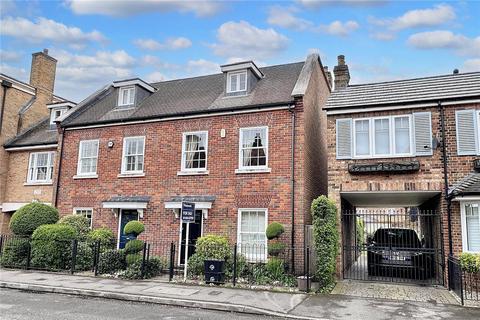 1 Blue Dragon Yard, Beaconsfield, HP9 1GW