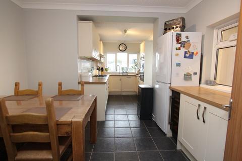 18 Fonmon Road, Rhoose, Barry, CF62 3DZ