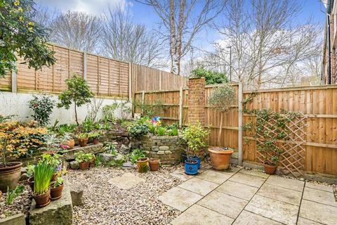 10 Amberley Grove, London, SE26 6DG
