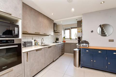 12 Hanno Close, Wallington, SM6 9BZ