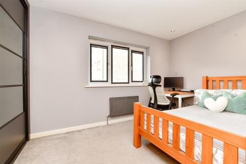 12 Hanno Close, Wallington, SM6 9BZ