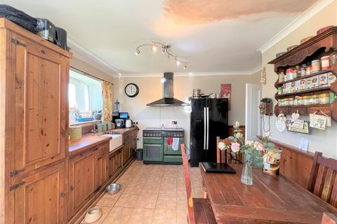 2 bedroom cottage for sale, Common Road, Brierley, Barnsley, S72
