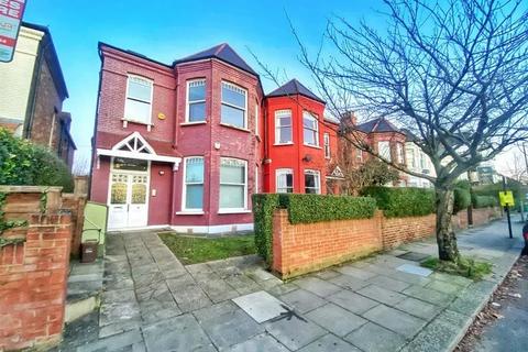 2 bedroom flat to rent, Fordwych Road, London