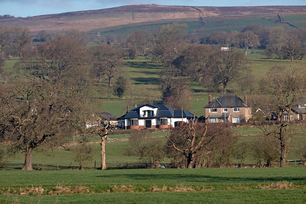 West Bradford Road, Clitheroe BB7 3 bed detached house for sale £799,950