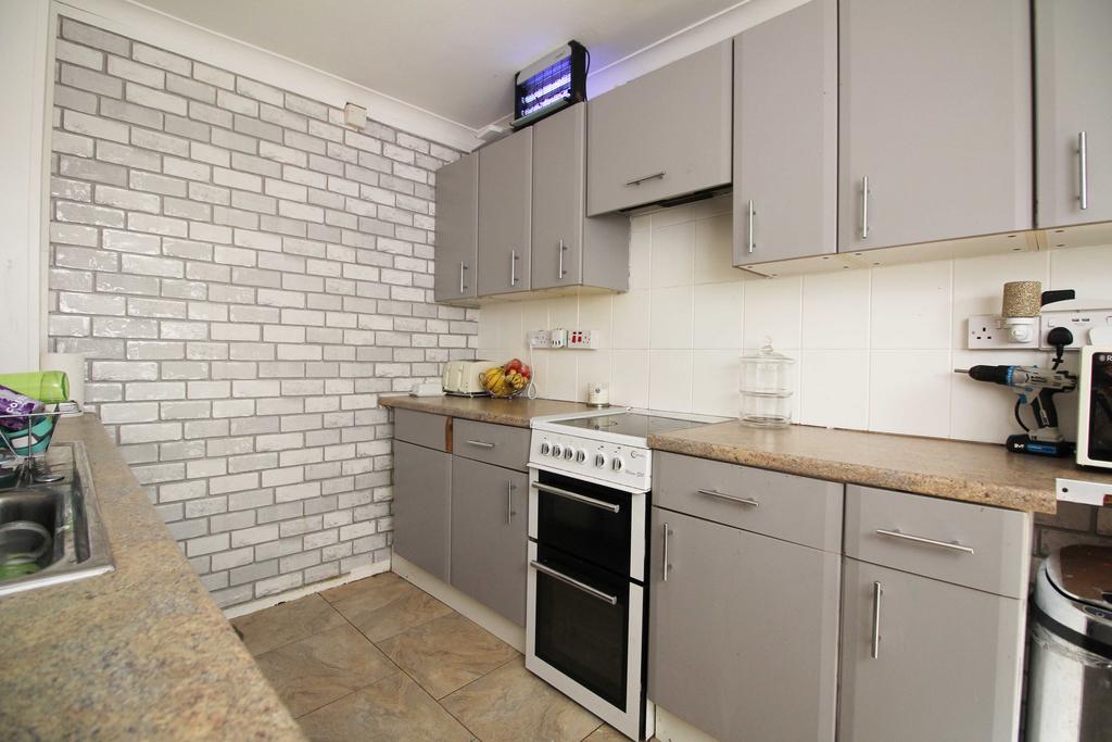 Penycoedcae Road, Beddau, CF38 2AE 4 bed terraced house for sale £230,000