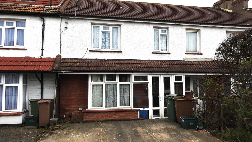 Malden Road, Cheam SM3 3 bed terraced house for sale £499,950