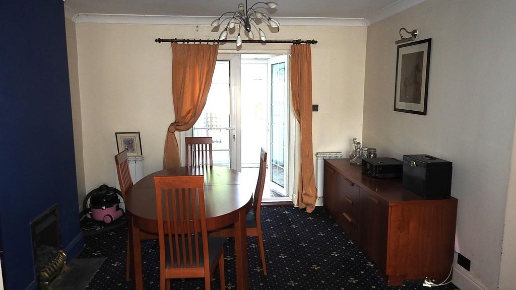 Malden Road, Cheam SM3 3 bed terraced house for sale £475,000