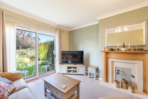 2 bedroom flat for sale, Sea Lane, Ferring, Worthing, BN12