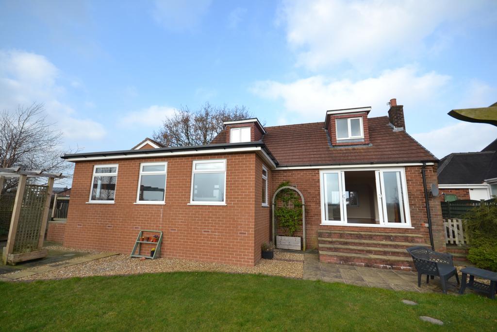 Latham Lane, Orrell, Wigan, WN5 3 bed detached bungalow to rent £1,300 pcm (£300 pw)