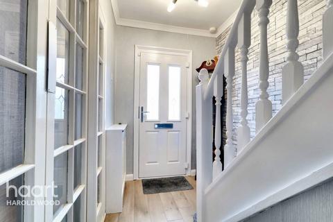 30 Thurso Close, Romford, RM3 0YS