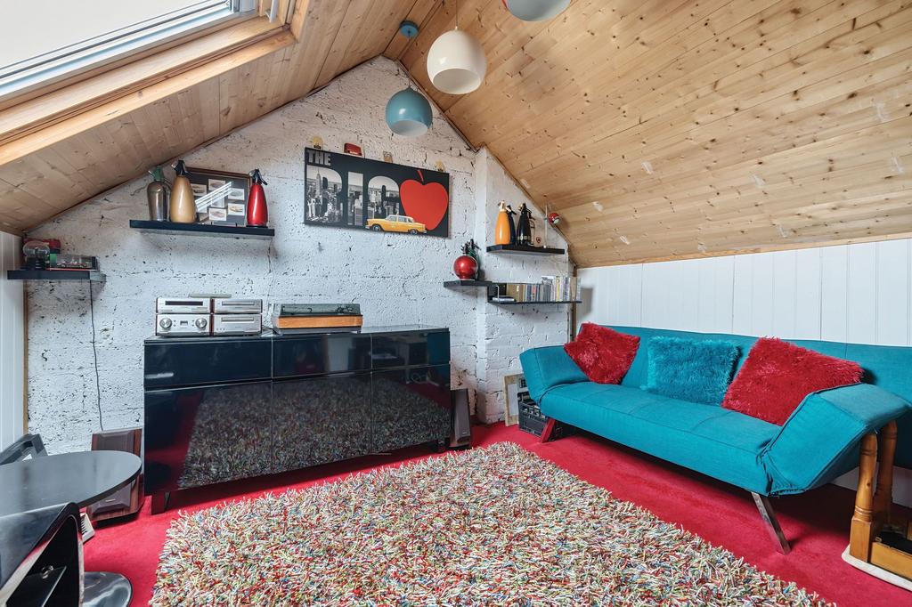 Loft room (1)