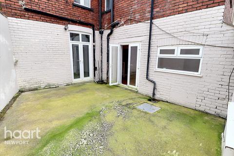 5 bedroom end of terrace house for sale, Rochester Road, Newport