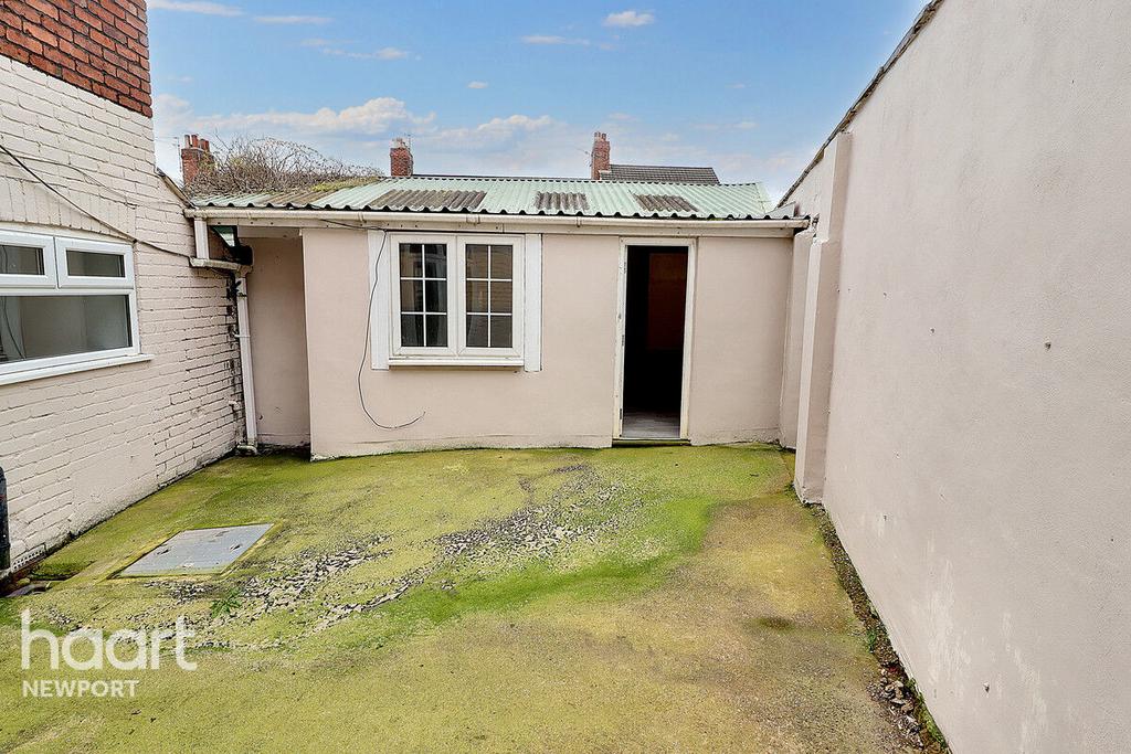 Rochester Road, Newport 5 bed end of terrace house for sale £280,000