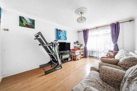 28 Wimborne Close, London, SE12 8PH