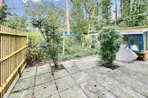20b Sparkford Close, Winchester, SO22 4NH