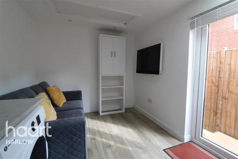 1 bedroom flat to rent, High Cross, SG11 1BQ