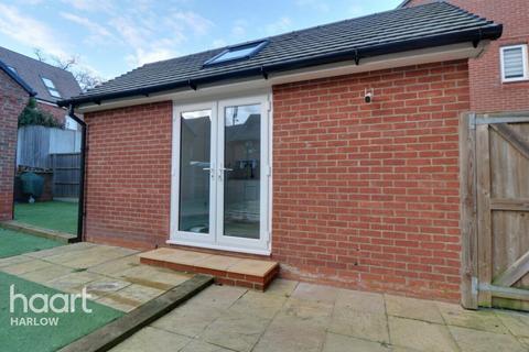 Studio to rent, Arthur Martin-Leake Way, Ware