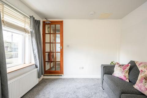 3 bedroom flat for sale, Roseburn Avenue, Edinburgh EH12