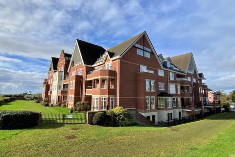 3 bedroom penthouse for sale, The Breakers, Lytham, FY8