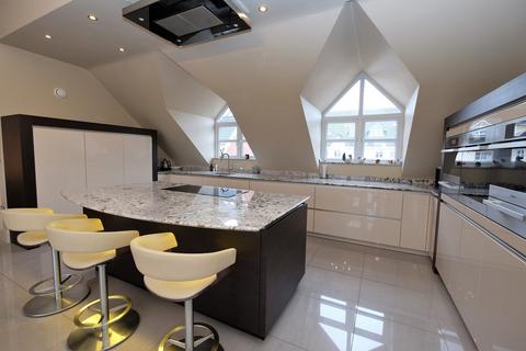 3 bedroom penthouse for sale, The Breakers, Lytham, FY8