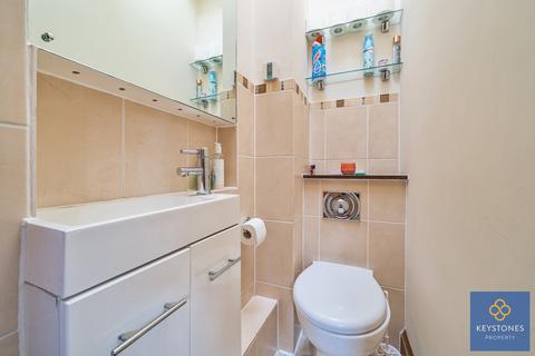 22 Ravenswood Close, Romford, RM5 2UD