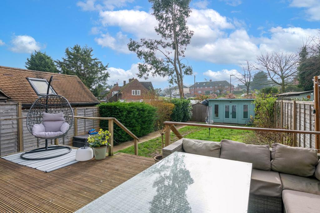 Godstone Road, Bletchingley, RH1 3 bed cottage for sale £450,000