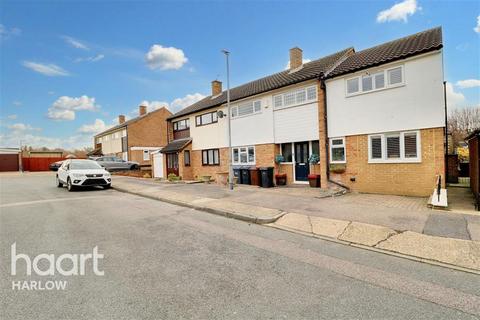 3 bedroom end of terrace house to rent, Woodhill, CM18