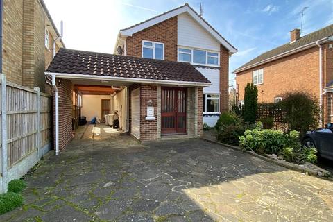 4 bedroom detached house for sale, Collins Way, Hutton, Brentwood, Essex, CM13