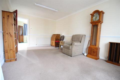 2 bedroom property for sale, Dudley Close, Whitehill