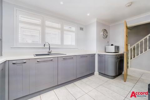 3 bedroom terraced house for sale, Macon Way, Upminster, RM14