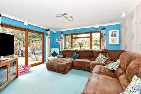 4 bedroom end of terrace house for sale - Bracken Close, Crowborough, East Sussex