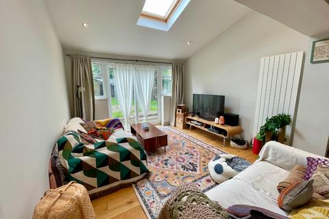 59 Buzzard Road, Luton, LU4 0UF