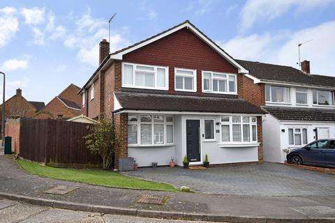 5 bedroom detached house for sale, Pertwee Drive, Great Baddow