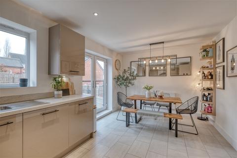 8 Arrow Drive, Cofton Hackett, Birmingham, B45 8FW