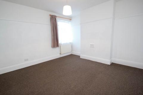 3 bedroom flat for sale, London Road, Westcliff On Sea