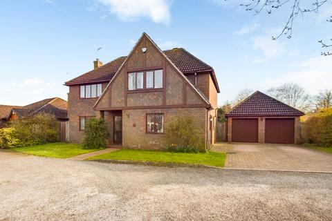 4 bedroom detached house for sale - Lower Green, Weston Turville