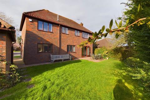 4 bedroom detached house for sale - Lower Green, Weston Turville