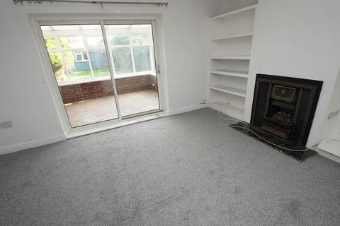 3 bedroom semi-detached house to rent - 83 Newnham Drive, Ellesmere Port, Cheshire. CH65 5AW