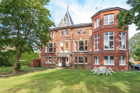 2 bedroom apartment to rent, Maybury House, Woking GU22